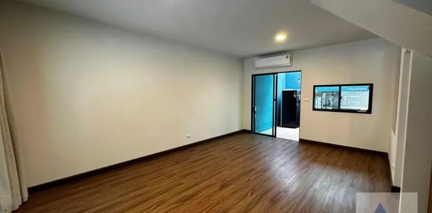Reihenhaus in Prawet, Bangkok, Thailand 3 Schlafzimmer № 219644