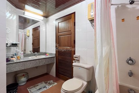 Condo in Pattaya, Thailand, 1 bedroom  № 175594 - photo 5