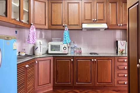 Condo in Pattaya, Thailand, 1 bedroom  № 175594 - photo 2