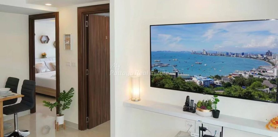Condo in Pattaya, Thailand, 2 bedrooms  № 175596