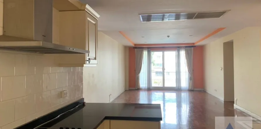 Condo à Sathon, Bangkok, Thaïlande, 3 chambres  № 214464