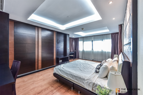Condo à Bangkok, Thaïlande, 3 chambres № 189804 - photo 1