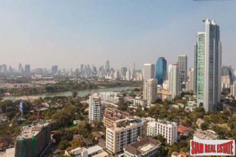 Apartment in Bangkok, Thailand 3 bedrooms № 193038
