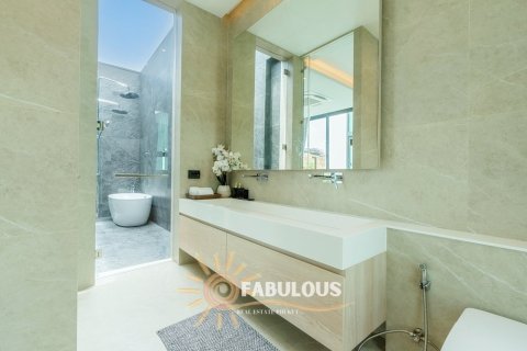 Villa in Bang Tao, Thailand 3 bedrooms № 179319 - photo 10