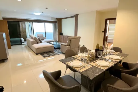 Condo in Watthana, Bangkok, Thailand, 3 bedrooms  № 160533 - photo 10