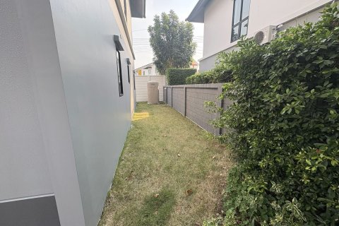 House in Samut Prakan, Thailand 4 bedrooms № 160531 - photo 4