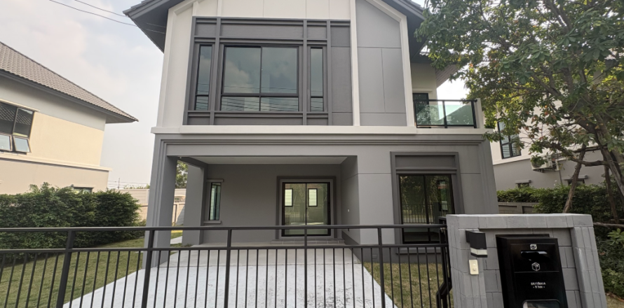 House in Samut Prakan, Thailand 4 bedrooms № 160531