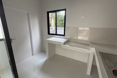 House in Samut Prakan, Thailand 4 bedrooms № 160531 - photo 7