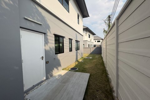 House in Samut Prakan, Thailand 4 bedrooms № 160531 - photo 9