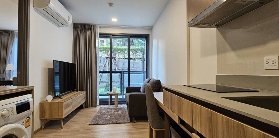 Studio in the Condo in Watthana, Bangkok, Thailand  № 158299