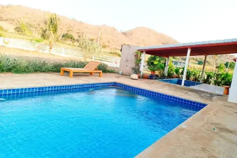 Вилла в Хуа Хине, Таиланд с 2 спальнями  № 158302