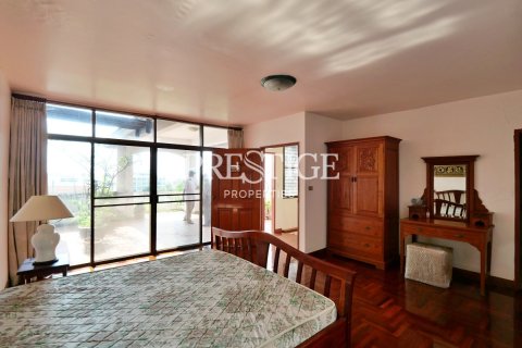 House in Pattaya, Thailand 6 bedrooms № 198604 - photo 25