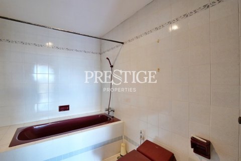 House in Pattaya, Thailand 6 bedrooms № 198604 - photo 18