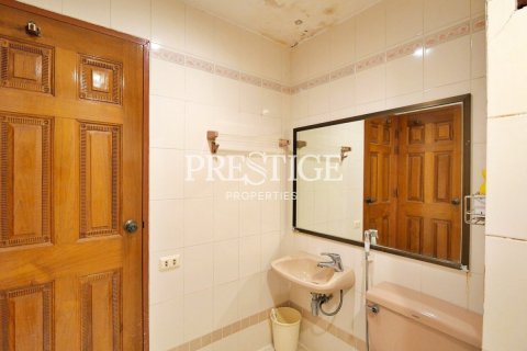 House in Pattaya, Thailand 6 bedrooms № 198604 - photo 23