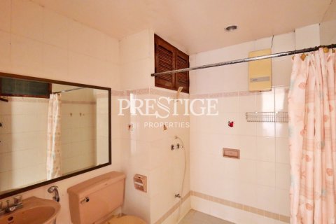 House in Pattaya, Thailand 6 bedrooms № 198604 - photo 27