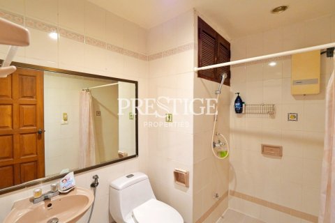 House in Pattaya, Thailand 6 bedrooms № 198604 - photo 14