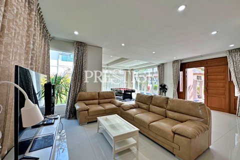 บ้านในพัทยา, ประเทศไทย 4 ห้องนอน № 198603 - รูปถ่าย 4