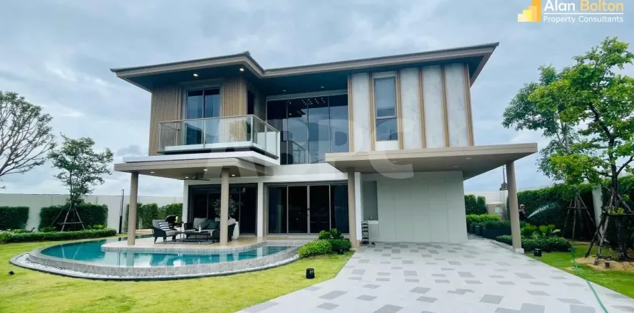 Casa de 4 dormitorios en Pattaya, Tailandia № 212121