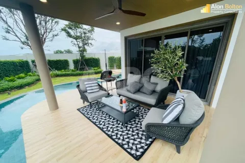 Casa de 4 dormitorios en Pattaya, Tailandia № 212121 - foto 5