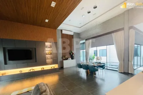 Casa de 3 dormitorios en Pattaya, Tailandia № 212126 - foto 11