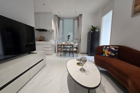 Condo in Phuket, Thailand, 2 bedrooms  № 168870 - photo 4