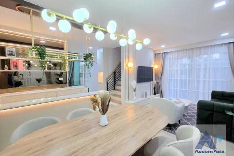 Haus in Bang Kaeo, Thailand 4 Schlafzimmer № 215062 - Foto 3