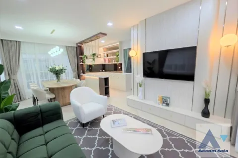Haus in Bang Kaeo, Thailand 4 Schlafzimmer № 215062 - Foto 2