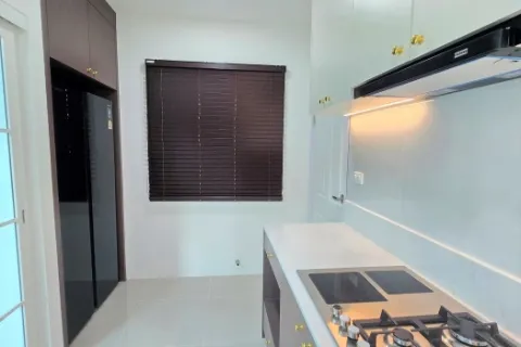 Haus in Bang Kaeo, Thailand 4 Schlafzimmer № 215062 - Foto 11