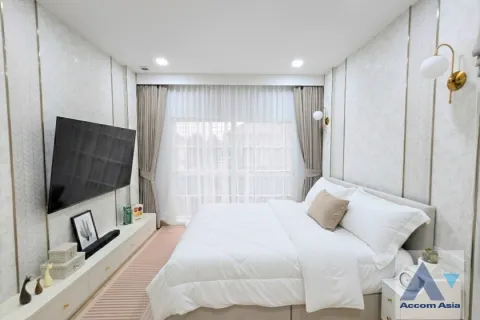 Haus in Bang Kaeo, Thailand 4 Schlafzimmer № 215062 - Foto 13
