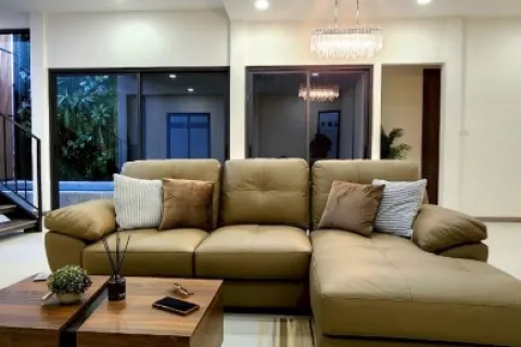 Haus in Phra Khanong, Bangkok, Thailand 3 Schlafzimmer № 215058 - Foto 8