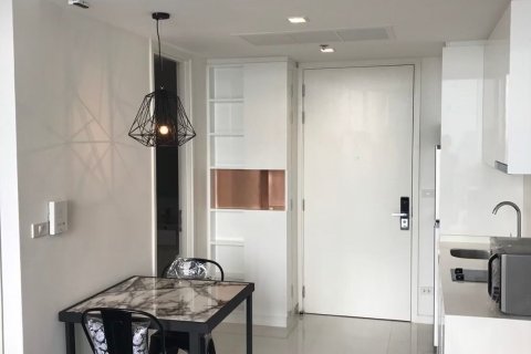 Студия в кондо в Сатхоне, Бангкок, Таиланд № 139662 - фото 2