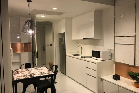 Студия в кондо в Сатхоне, Бангкок, Таиланд № 139662 - фото 3