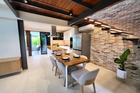 Villa in Phuket, Thailand 2 bedrooms № 142913 - photo 9