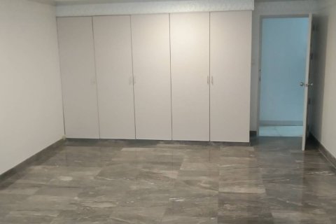 Condo in Bangkok, Thailand, 2 bedrooms  № 143150 - photo 7