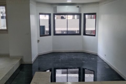 Condo in Bangkok, Thailand, 2 bedrooms  № 143150 - photo 5