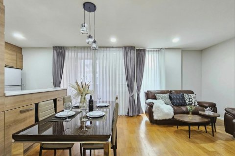 Condo in Bangkok, Thailand, 2 bedrooms № 143151 - photo 1
