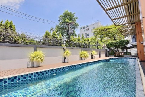 Condo in Bangkok, Thailand, 2 bedrooms № 143151 - photo 16