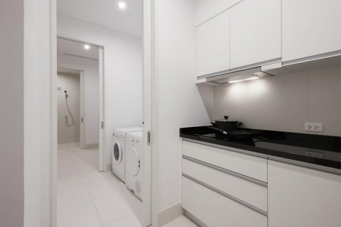 Condo in Sathon, Bangkok, Thailand, 3 bedrooms  № 134441 - photo 4