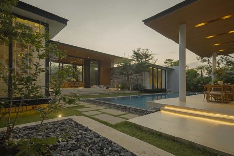 Villa in Ko Kaeo, Thailand 4 bedrooms № 166412 - photo 2