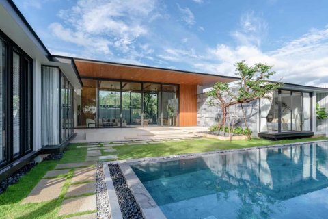 Villa in Ko Kaeo, Thailand 4 bedrooms № 166412 - photo 9