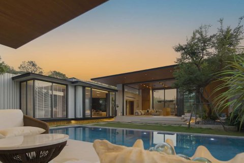 Villa in Ko Kaeo, Thailand 4 bedrooms № 166412 - photo 11