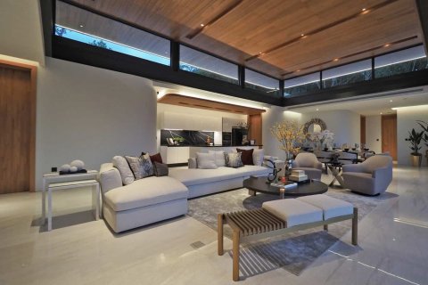 Villa in Phuket, Thailand 5 bedrooms № 166408 - photo 4