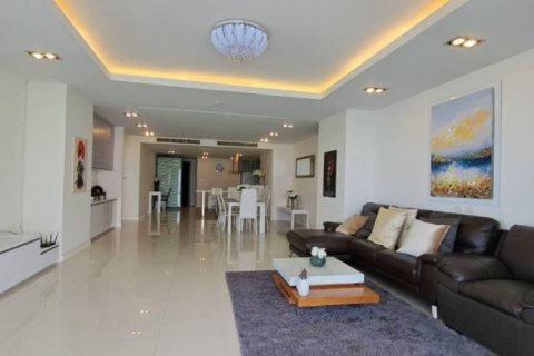 Кондоминиум с 3 спальнями в Саттахипе, Таиланд № 114251 - фото 1