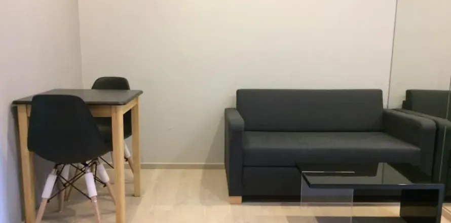 Studio dans le Condo à Watthana, Bangkok, Thaïlande  № 173498