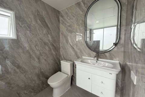 Villa in Pattaya, Thailand 5 bedrooms № 173501 - photo 18