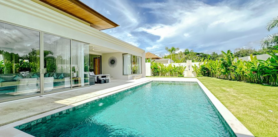 Villa in Phuket, Thailand 4 bedrooms № 173500