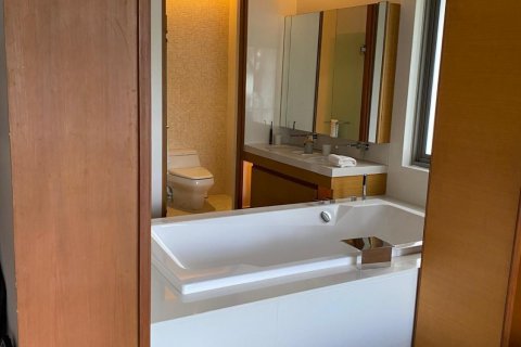 Condo in Phuket, Thailand, 4 bedrooms  № 137501 - photo 23