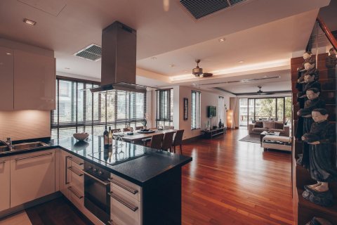 Condo in Phuket, Thailand, 4 bedrooms  № 137501 - photo 5