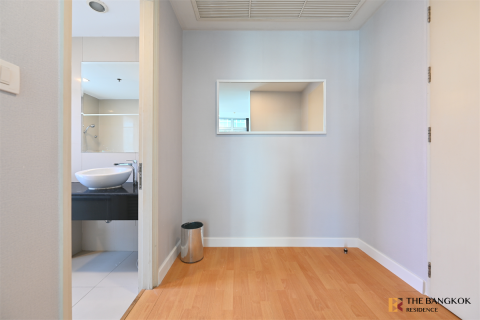 Condo in Bangkok, Thailand, 3 bedrooms  № 184248