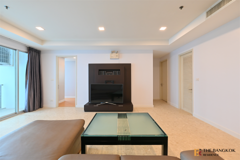 Condo in Bangkok, Thailand, 3 bedrooms  № 184248 - photo 9